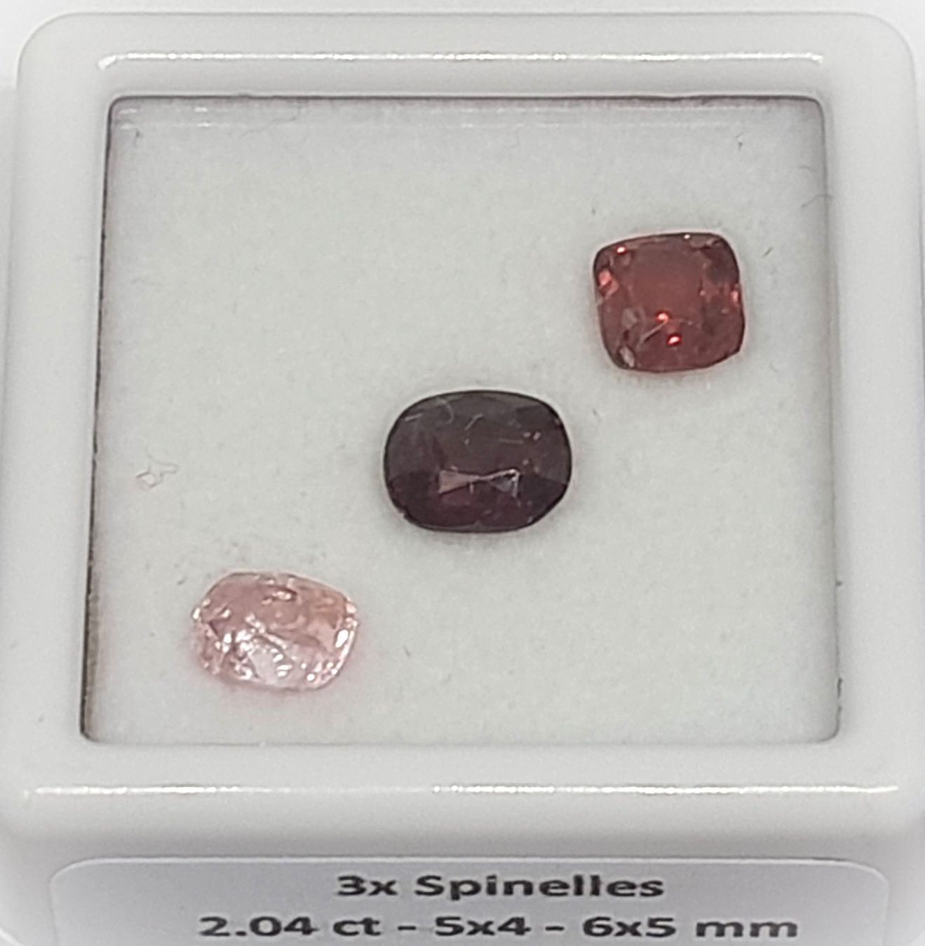 Pietre preziose: 3x beaux spinelles 2.07 ct - Valeur 400.- Fr – Nuovo (secondo la descrizione) da Grimisuat venduto da Valgem 3