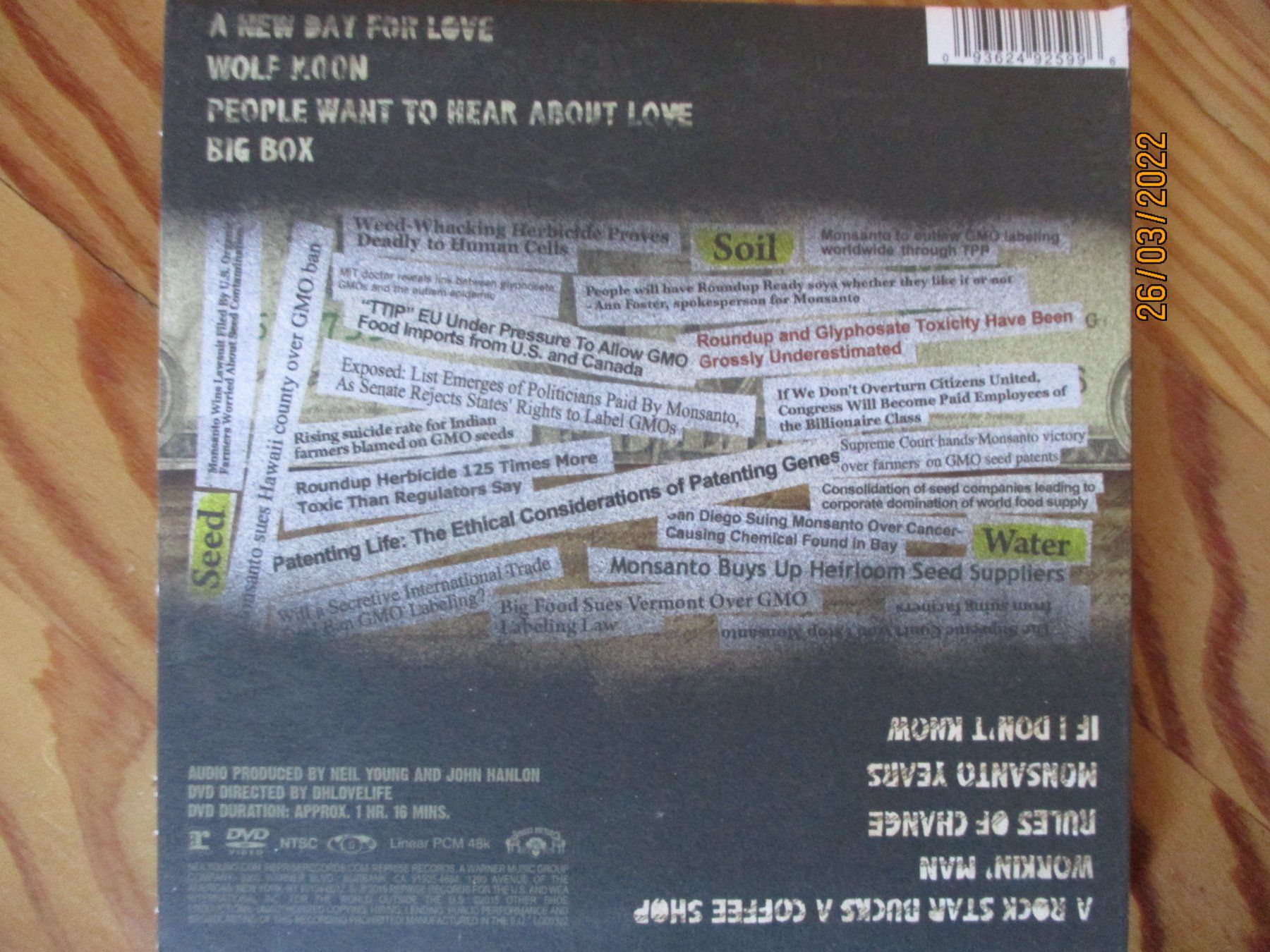 CD: Neil Young --  Monsanto Years,  CD + DVD – Usato da Liestal venduto da Disc-Point 1