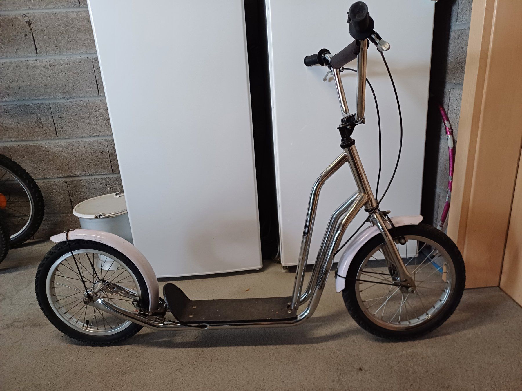 Fahrzeuge für Kinder: Trottinet – Gebraucht aus Raron von momoka