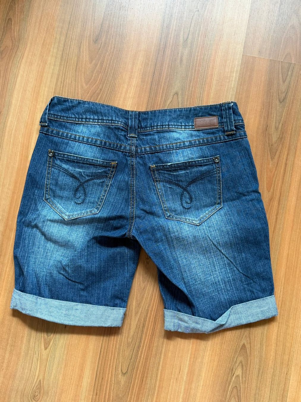 Esprit Pantaloni: Bermudas von Esprit – Usato da Burgdorf venduto da Bizeli 1