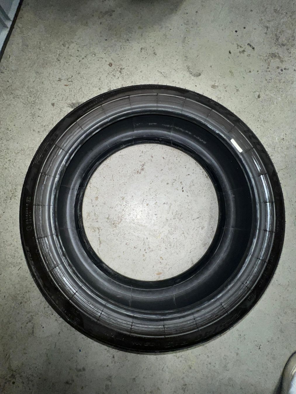Pirelli Pneus & Kompletträder: Sommerreifen Pirelli P Zero 225 40 19 – Gebraucht aus Wohlen AG von Mikisal 3
