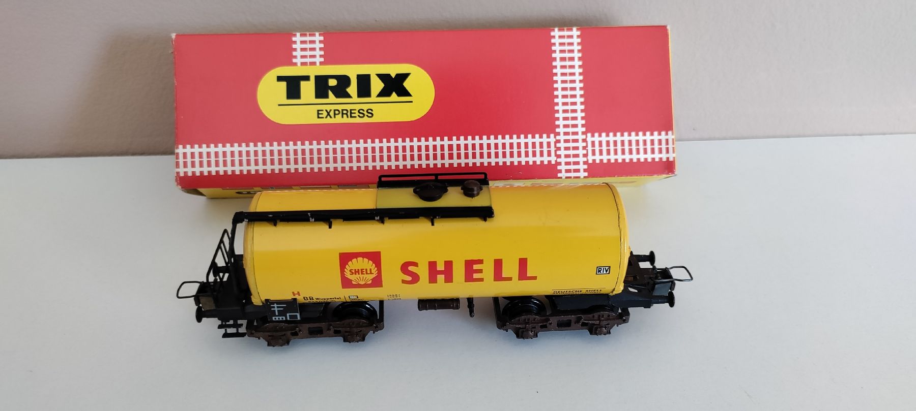 Trix Modellini di ferrovie: TrixExpress | 3496 | H0-Kesselwagen "SHELL" | m. OVP | – Usato da Boswil venduto da MAF_952 1