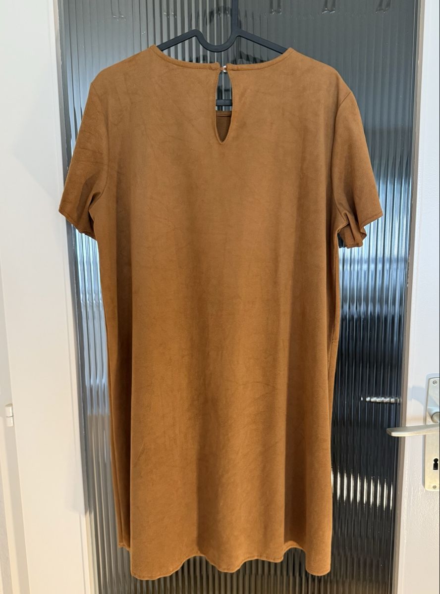Stradivarius Vestiti: Robe suédine Stradivarius  – Usato da Monthey venduto da iri_9pt5 2