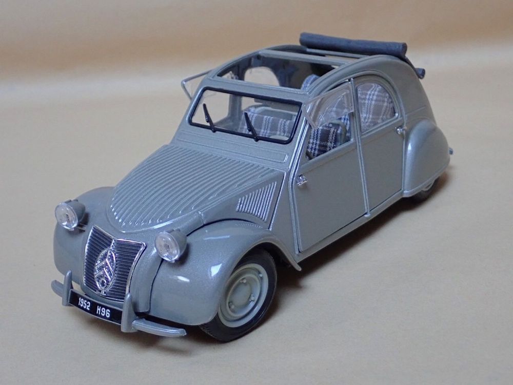 Citroën 2 CV 1952 Grise - Maisto 1/18 - Occasion Très Bon état