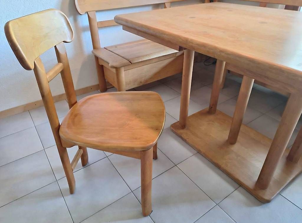 Set de table et chaises: Ensemble de salle à manger Team7 – D'occasion à Lausanne par Reska 1