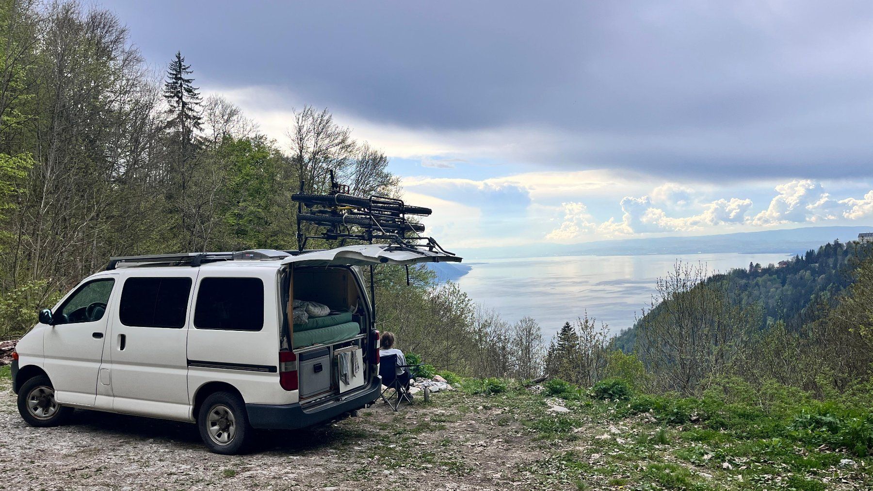 Toyota Veicoli da campeggio: Toyota Hiace D-4D 4WD Camper – Usato da Bürglen UR venduto da silvio019 2