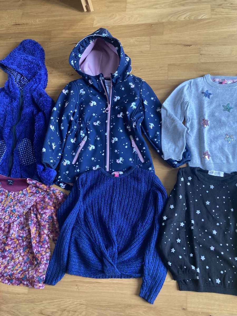 Lotti & Set di vestiti: Kinderkleiderpaket Mädchen Grösse 98/104 – Usato da Staad SG venduto da gab_7dr9 7
