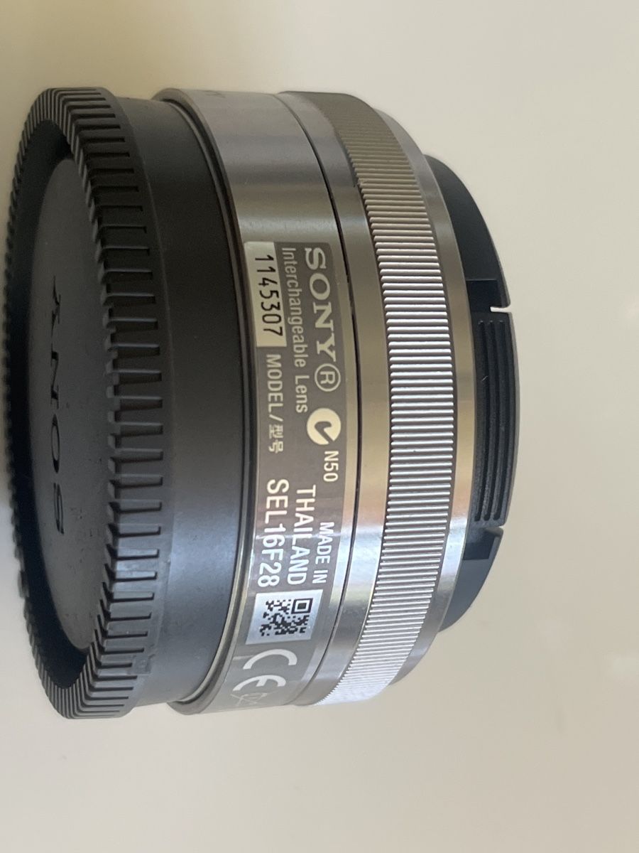 Sony Objectifs: Sony SEL16F28 Objektiv gebraucht – D'occasion à Brienz BE par hey_z9vg 1