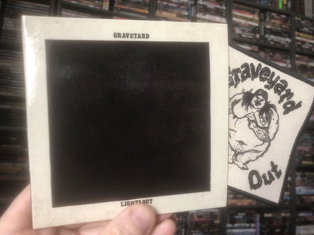 CDs: Graveyard - Light Out - cd digipack with free patch! – Neu (gemäss Beschreibung) aus Lausanne von fransadpop