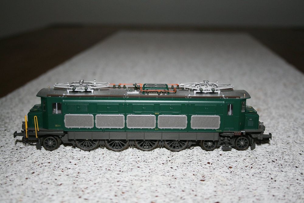 2 Locomotives Ae 4/7 (10939-11009) SBB Ep IV-HO 1/87-PIKO 97782