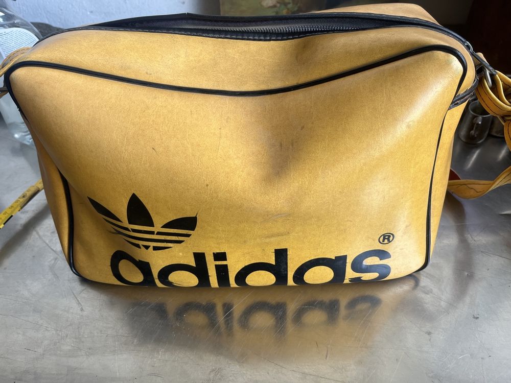Vintage Adidas Sport Tasche Gelb,! (Gebraucht) in Brienz BE für
