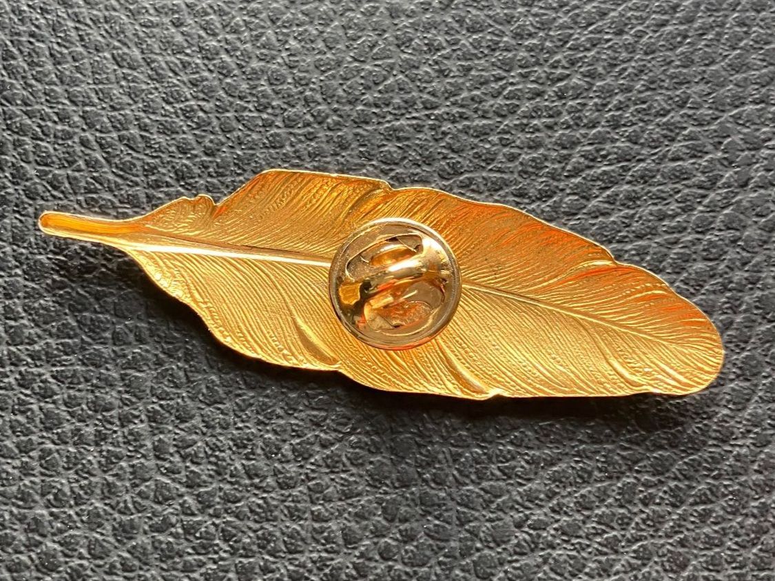 Spille & Fermagli: Broche plume dorée vintage - Élégance intemporelle – Usato da Peseux venduto da Chimon59 1