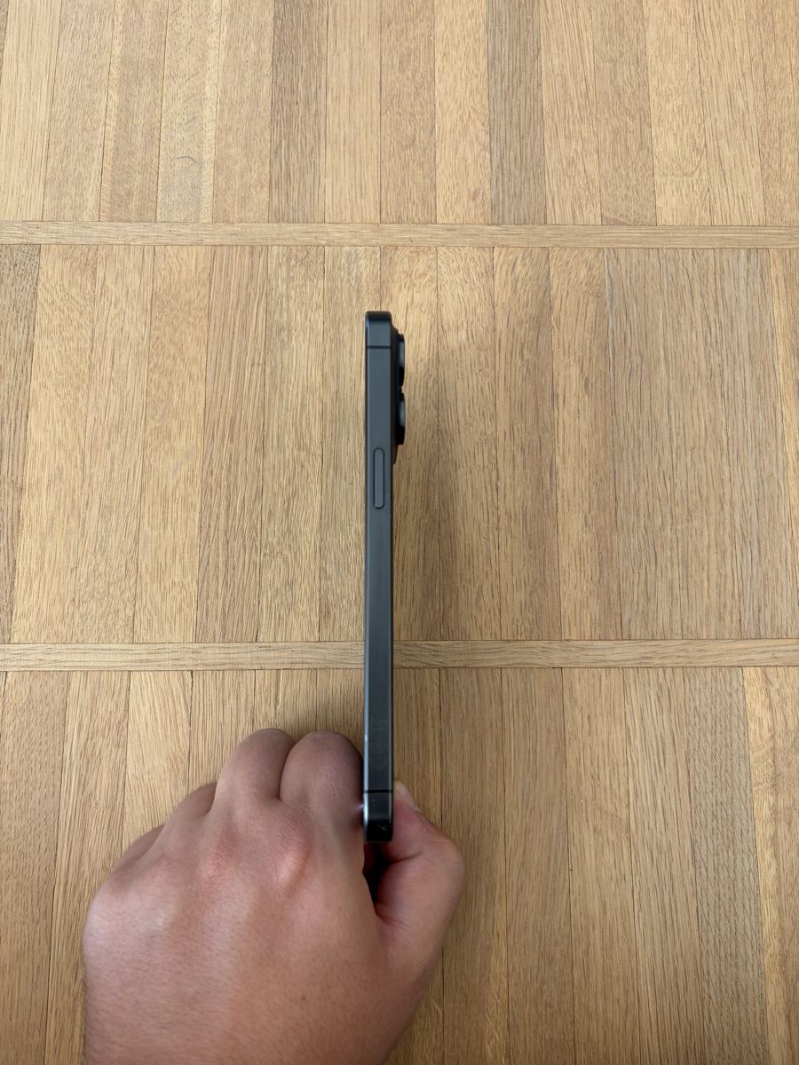 Apple Telefoni cellulari / Smartphones: iPhone 15 Pro Max 256GB titan black – Usato da Zürich venduto da bib_ds9n 3