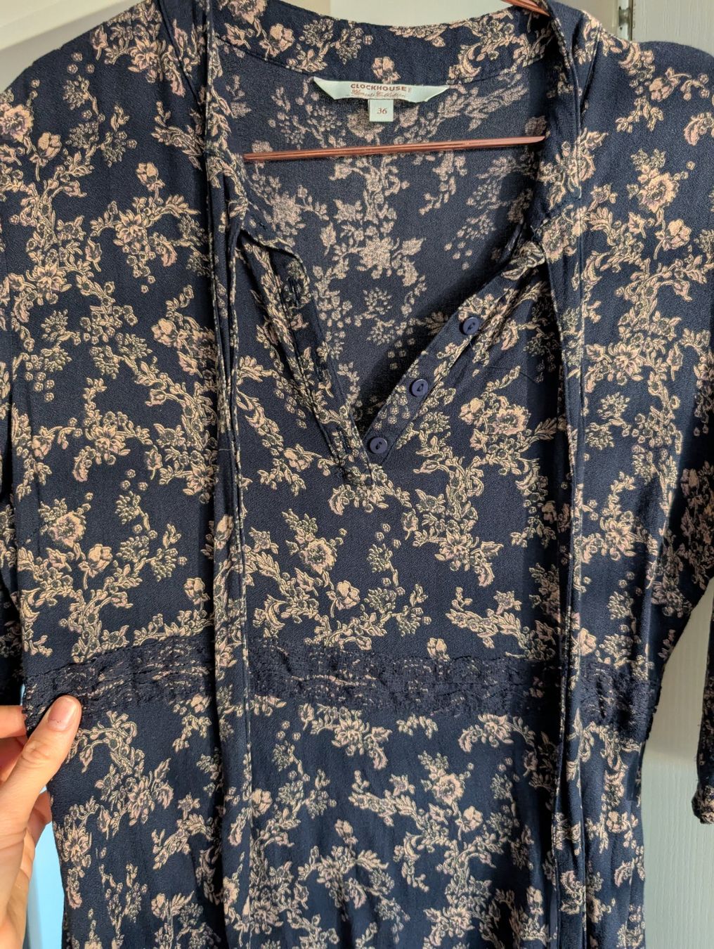 C&A Vestiti: Kleid Clockhouse, Grösse 36, Blumenmuster – Usato da Zug venduto da vik_8fdf 1