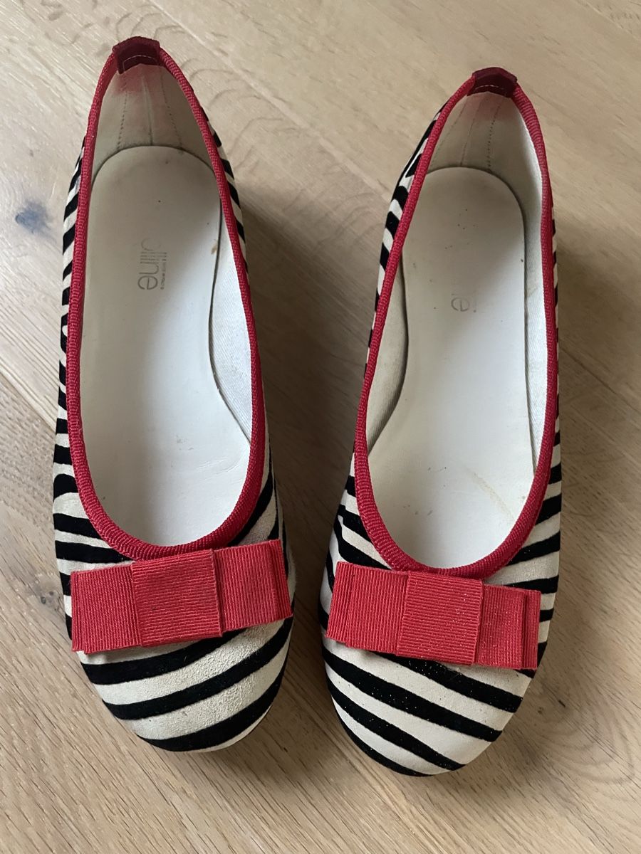 Damenschuhe: Ballerinas Gr. 38 mit Zebra-Muster & roter Schleife – Gebraucht aus Hausen AG von Future4me