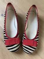 Ballerinas Gr. 38 mit Zebra-Muster & roter Schleife