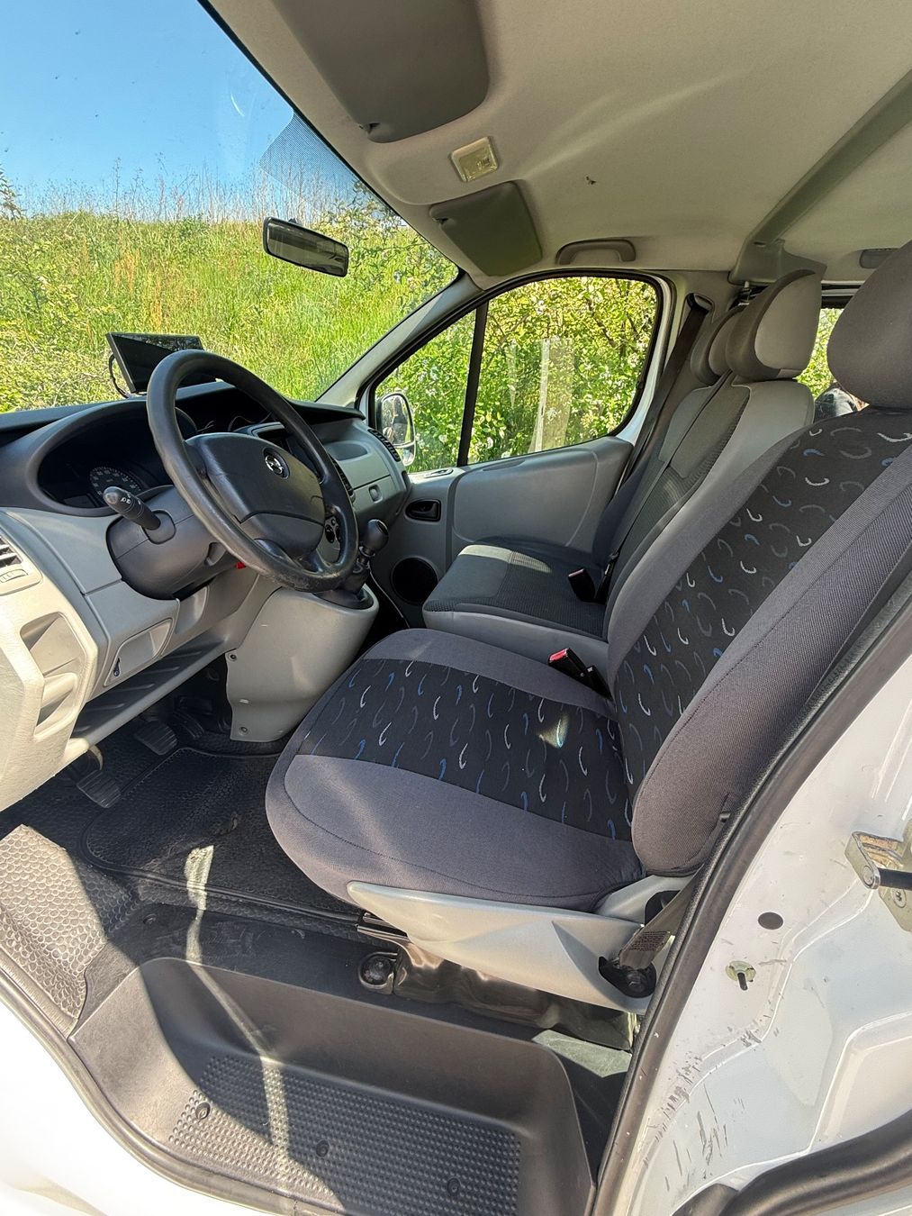 Opel Autos: Opel Vivaro 9 plätzter Minivan Mit MFK – Gebraucht aus Chiasso von she_9rhj 9