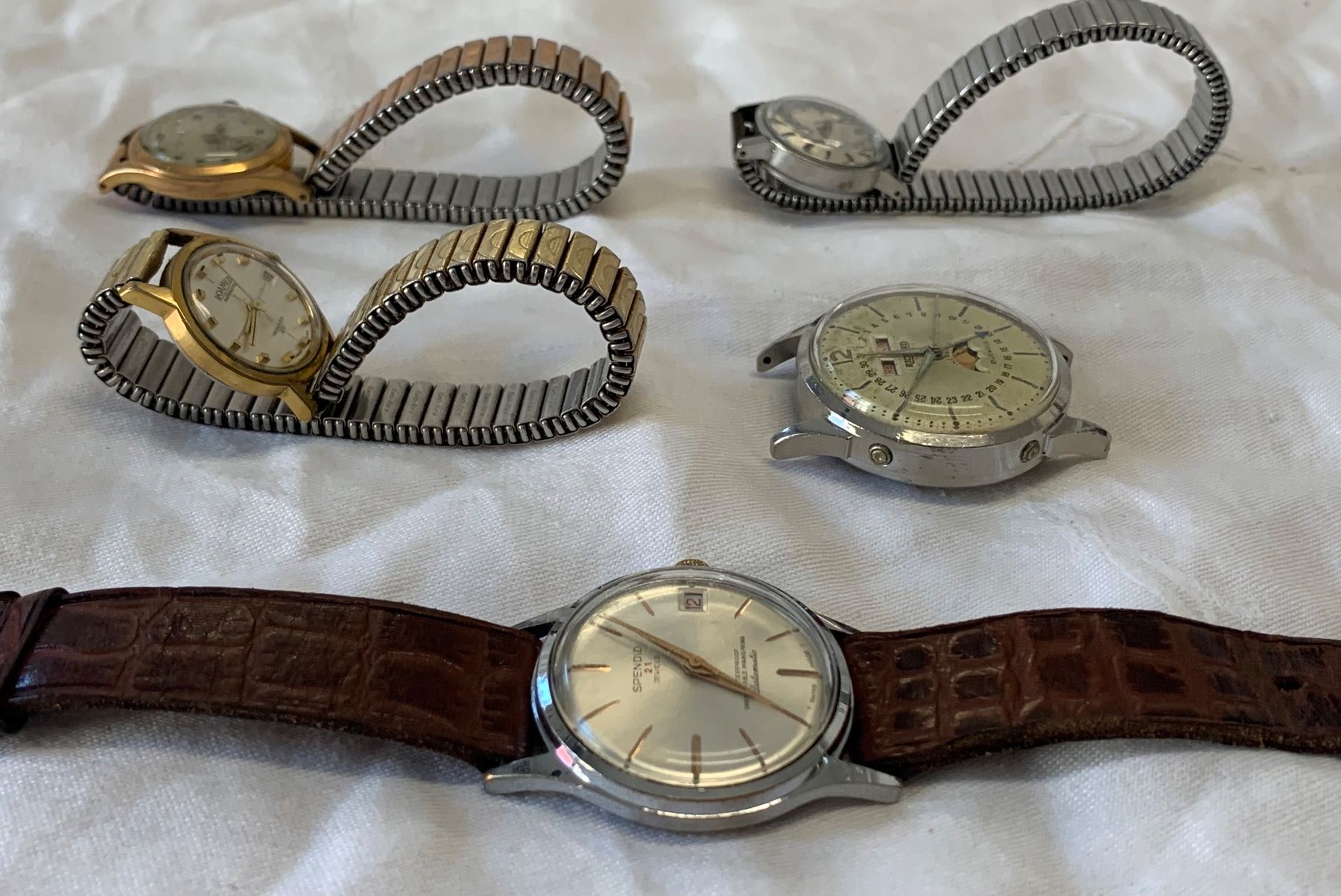 Orologi: 5 Alte Uhren mit Handaufzug! – Usato da Brunnen venduto da Allerwaren 6