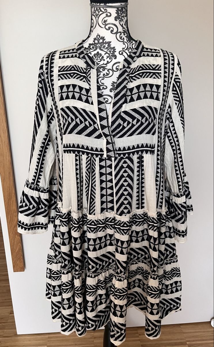 Devotion Kleider: DEVOTION / Kleid / M – Gebraucht aus Kloten von fifferlotti