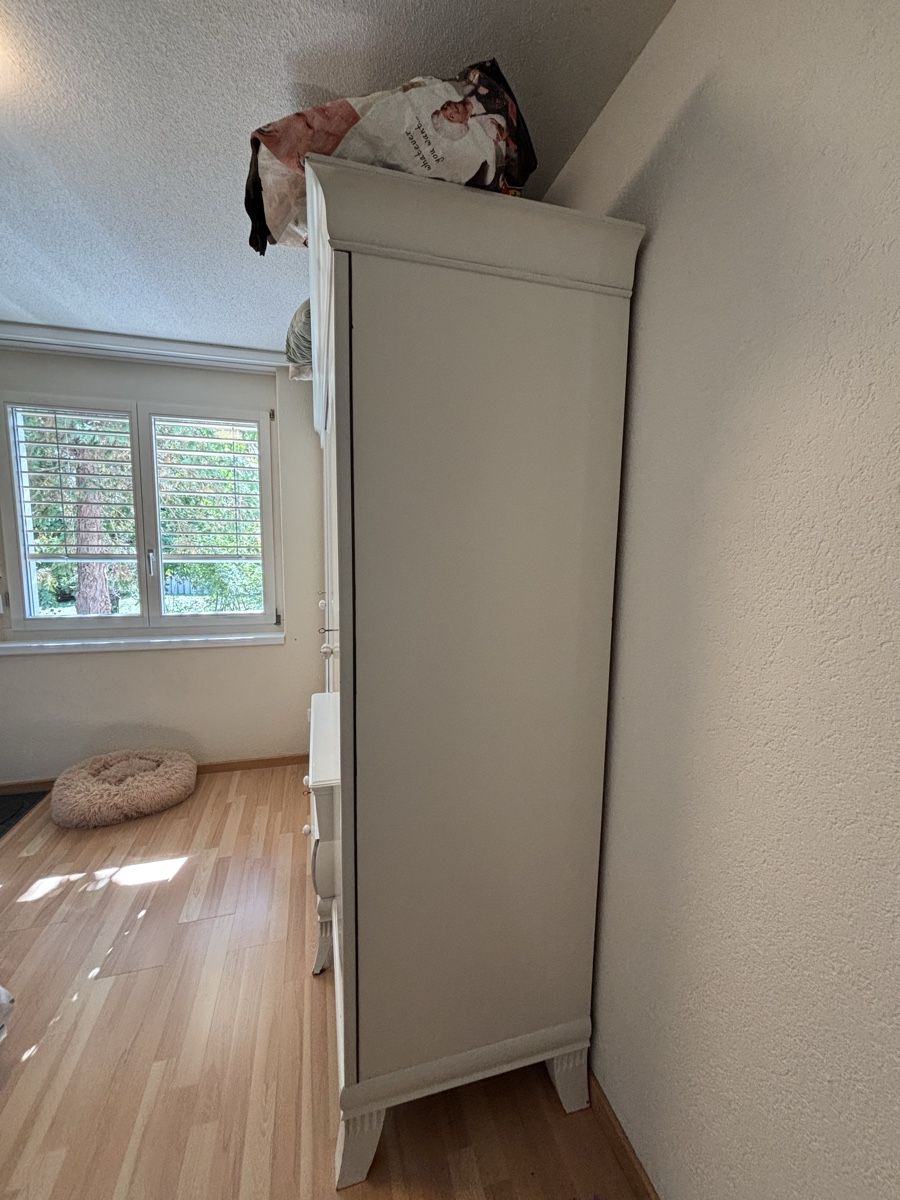 Armadi: Bauernschrank Massiv Weiss – Usato da Schafisheim venduto da Chillout123 3