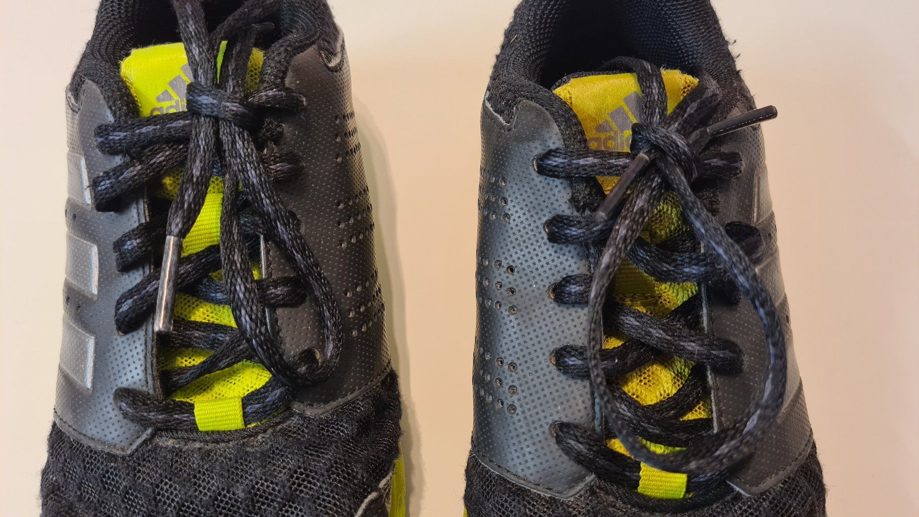 Adidas Scarpe per ragazzi: Adidas Schuhe Gr.33 – Usato da Obergösgen venduto da schesom 1