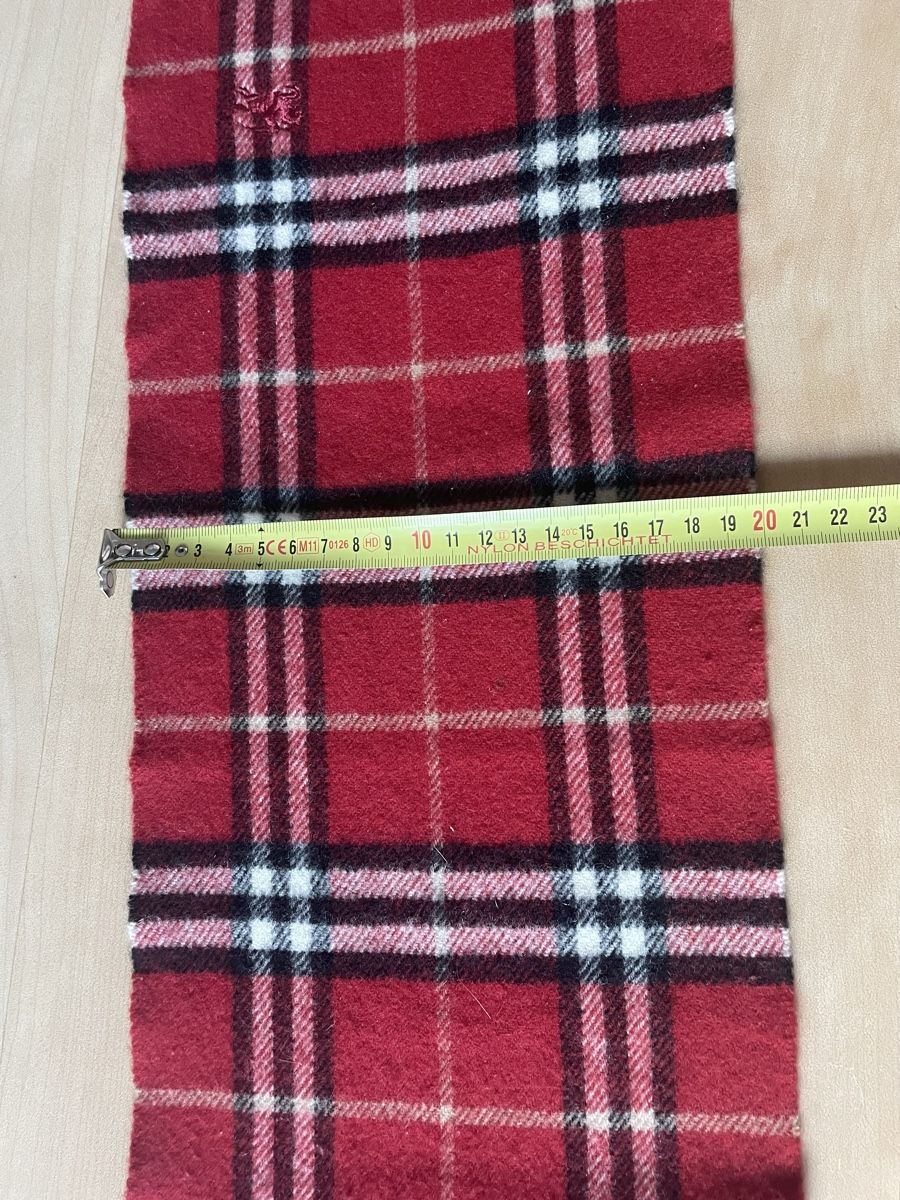 Burberry Altro abbigliamento per bambino: BURBERRY children scarf 100% Lambswool – Usato da Zürich venduto da Angela_Fashion_Lover 4