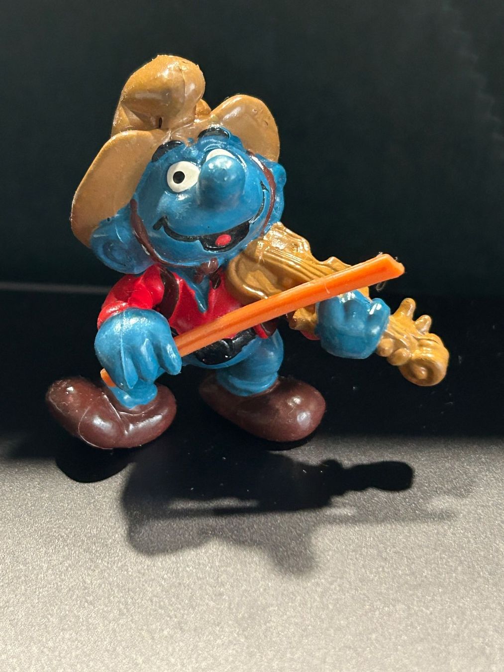 Schleich Statuette: Cowboy Schlumpf mit Geige – Usato da Bassersdorf venduto da Shelby70