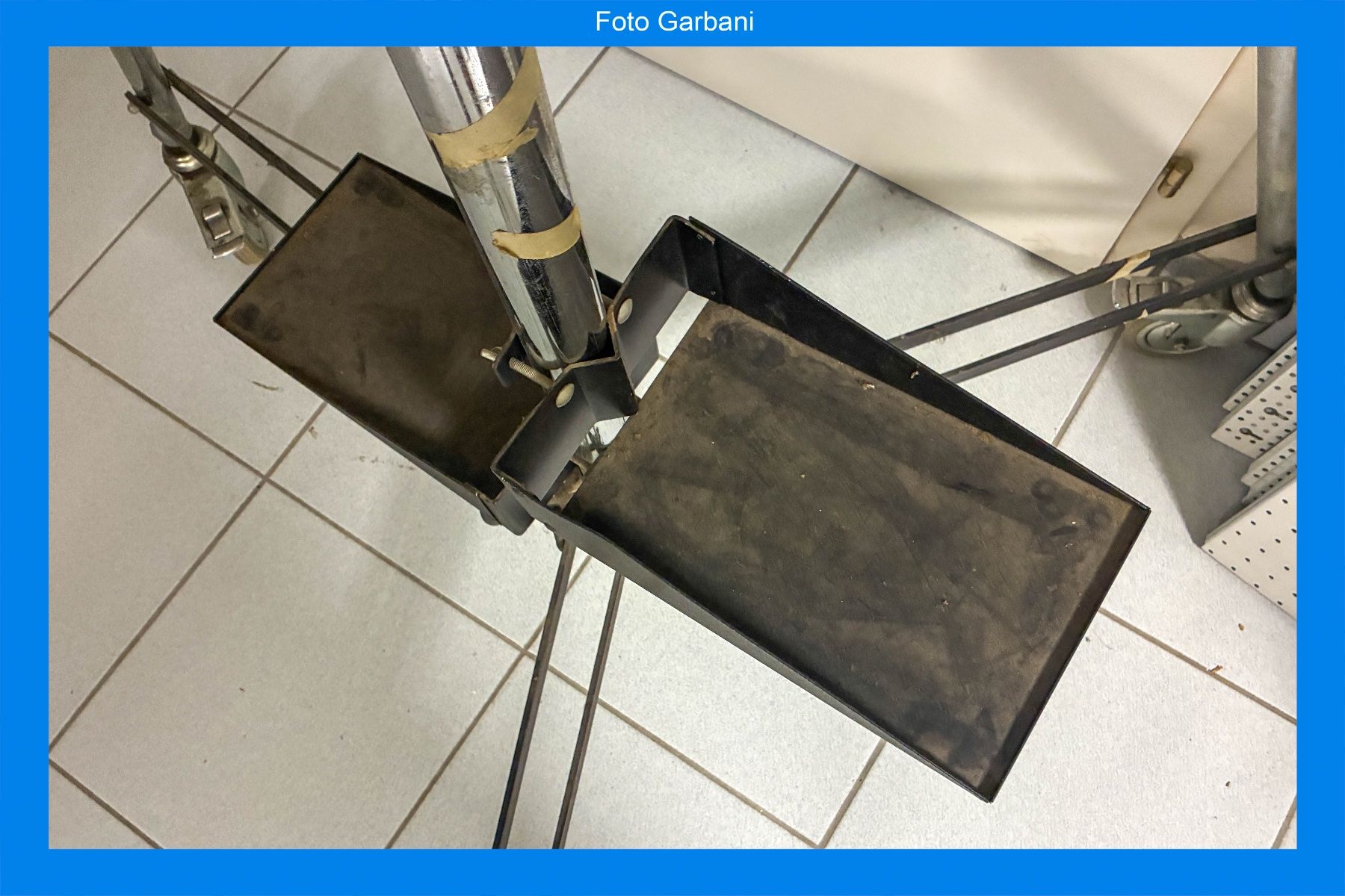 Cavalletti: Treppiede Tekno mobile – Usato da Muralto venduto da FotoGarbani 3