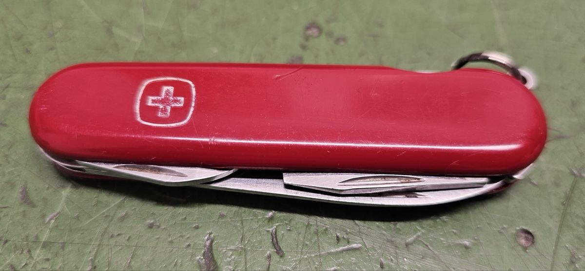Wenger Coltelli tascabile: Rotes Wenger Offiziersmesser, gebraucht – Usato da Burgdorf venduto da gbergler33 4