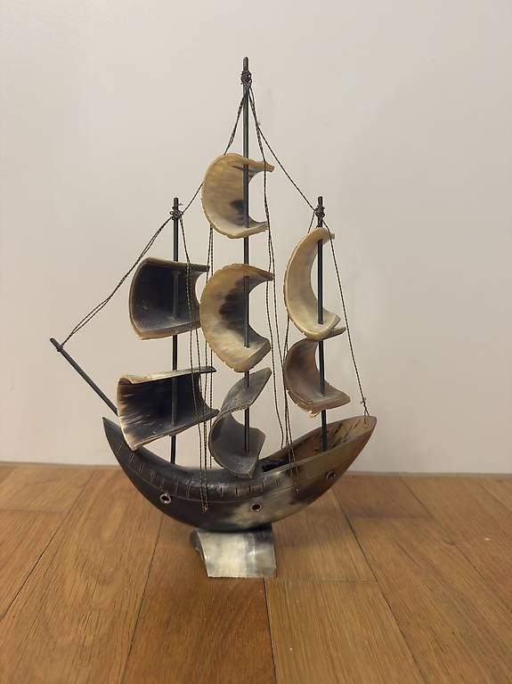 Kit di modellismo & Modellini statici: Segelschiff Modell aus Tierhorn – Usato da Wohlen AG venduto da Capo13 2