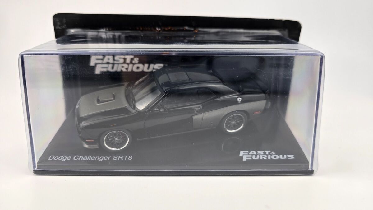 Dodge Modellini d'auto: Dodge Challenger SRT8 2009 schwarz / grau met. "Fast and – Nuovo e nell'imballaggio originale da Gerlafingen venduto da espero88 9