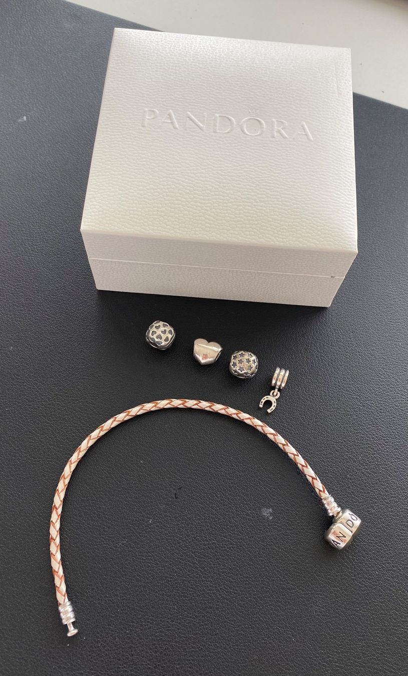 Pandora Bracciali & Braccialetti: Pandora Armband mit 4 Charms – Usato da Sissach venduto da laura.x4 2