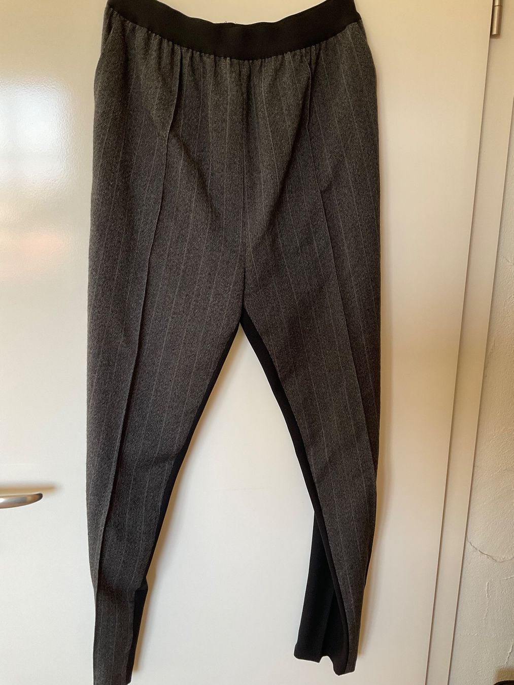 Celine Pantaloni: Hose von Celine – Usato da Regensdorf venduto da sina072