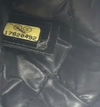 Chanel Borse da donna: CHANEL Timeless Pochette Lackleder schwarz – Usato da Basel venduto da R.G.R__ 7