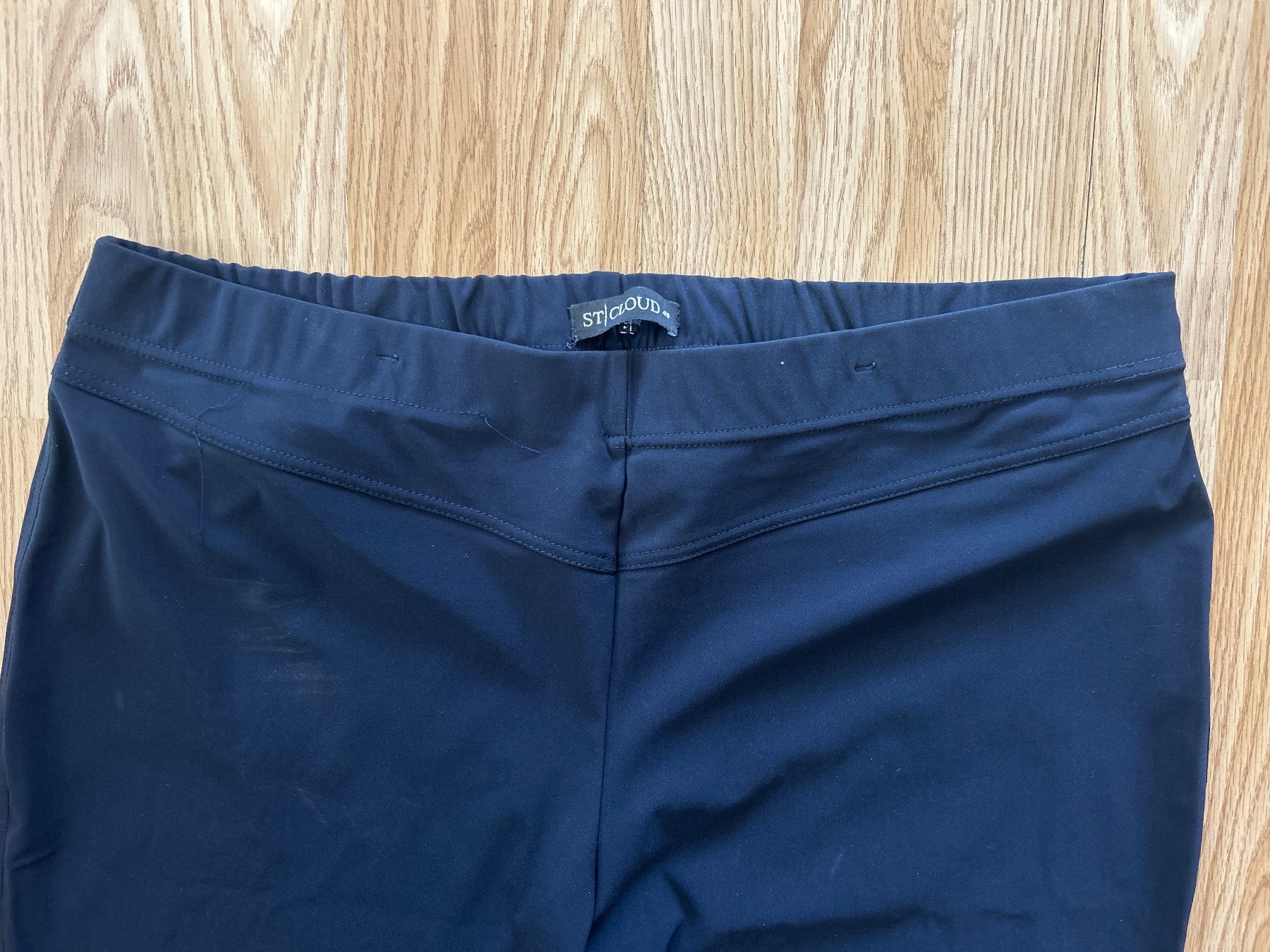 Pantaloni: Damen Hose dunkelblau Grösse 48 – Usato da Buttisholz venduto da allule13 1