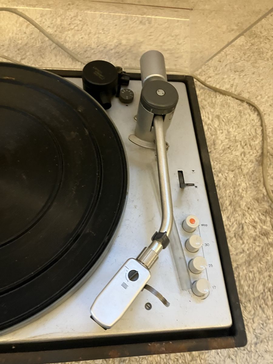 Braun Giradischi: Tourne-disque Braun, état usagé – Usato da fribourg venduto da Retroverso 1