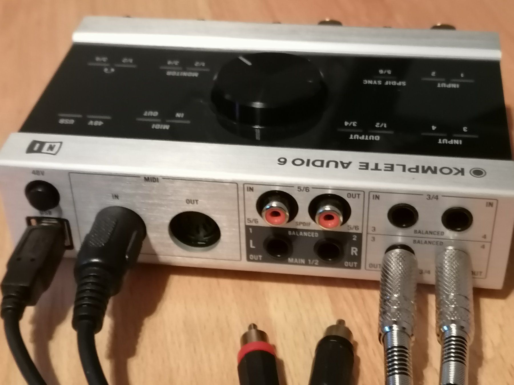 Studioequipment: Native Instruments Komplete Audio 6 / USB-Audio-Interface – Gebraucht aus Frenkendorf von bel_cdh8 2