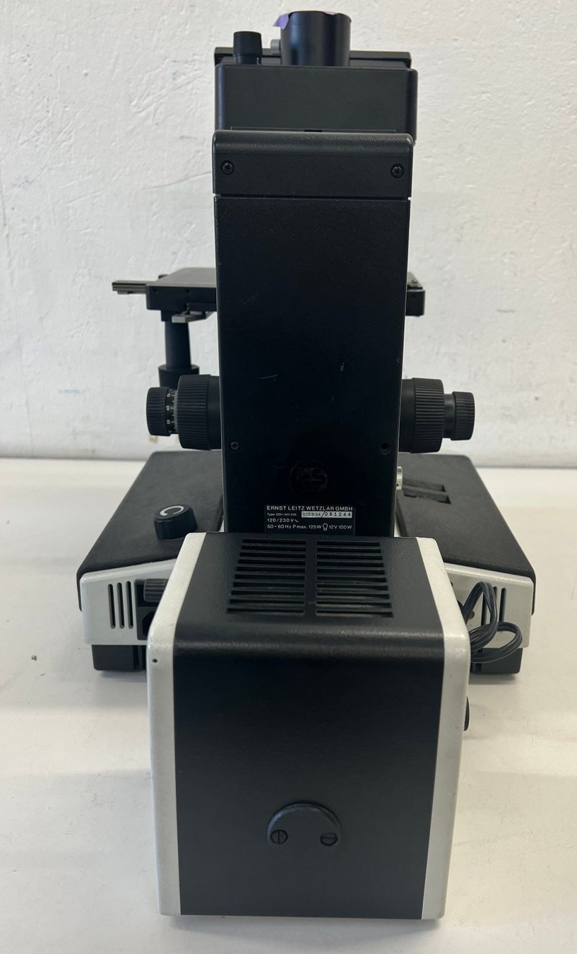 Accessori da laboratorio: Leitz Diaplan Binokularmikroskop mit Kameratubus. – Usato da Niederdorf venduto da LeptonAG_Labor 5