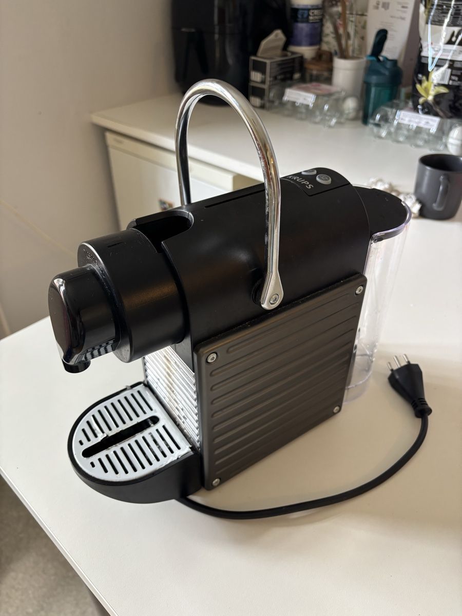 Krups Kaffeemaschinen & Espressomaschinen: KRUPS Nespresso Pixie Espresso Coffee Machine – Gebraucht aus Zürich von ioa_tds8 5