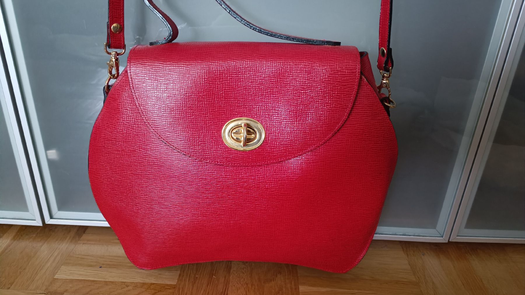 Borse da donna: Chic - Rote Handtasche in gutem Zustand – Usato da Baden venduto da zuppel 1