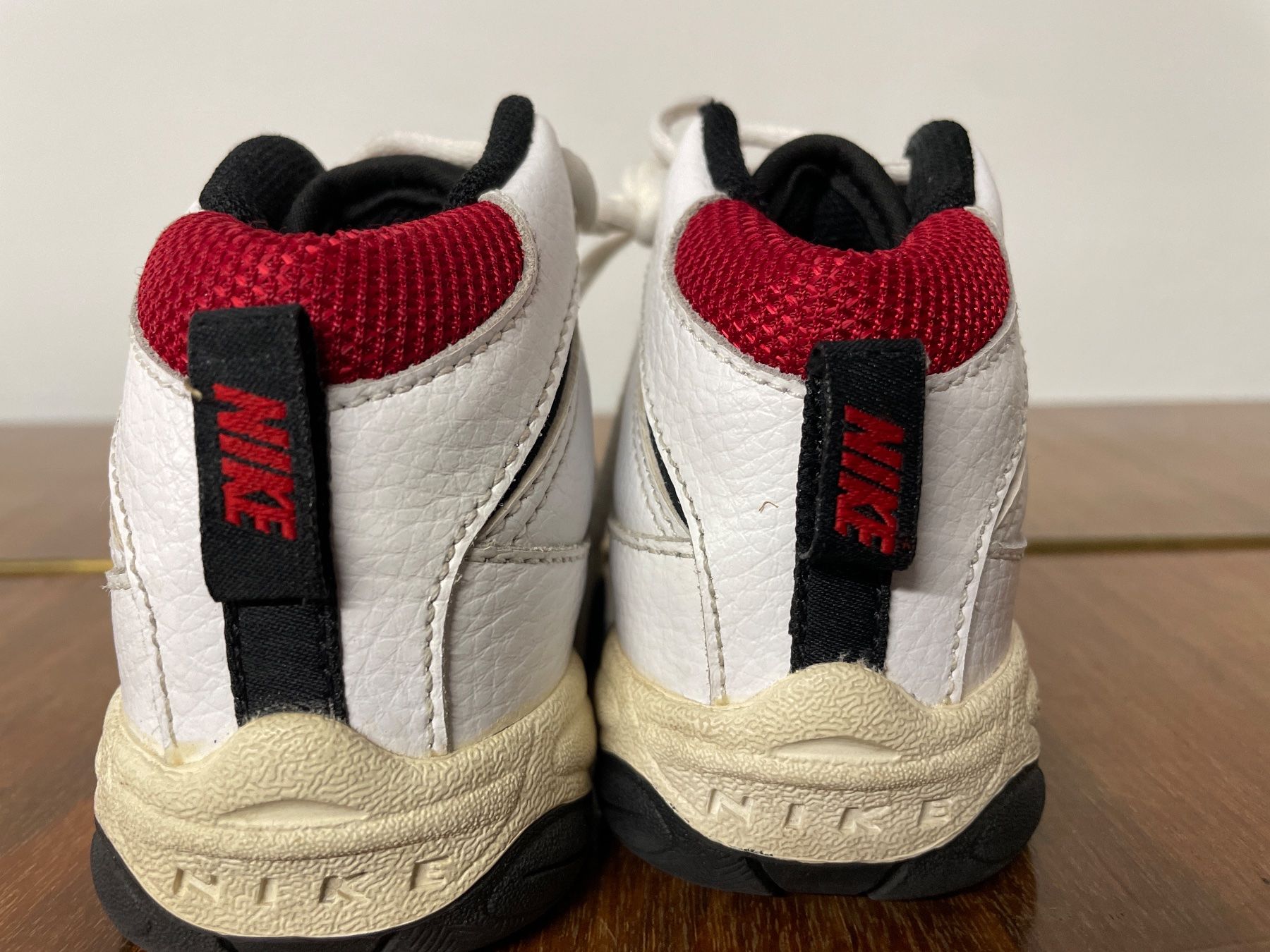 Nike Chaussures garçon: NIKE High Top Sneaker Gr. 23 – D'occasion à Frasnacht par GracyStore 1