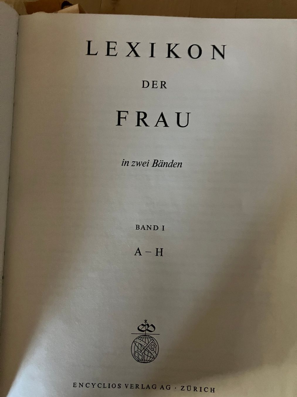 Libri: Frau - 2 Bände - guter Zustand – Usato da Pfäffikon ZH venduto da Einarrolf 1