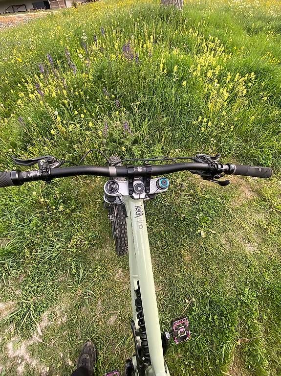 Commencal Vélos: DH Commencal – D'occasion à Vollèges par Bod73 1