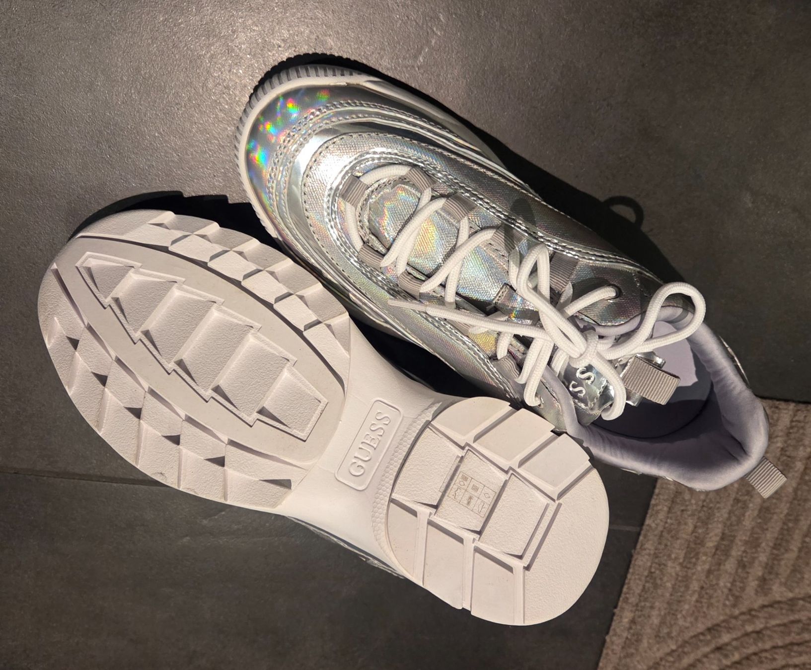 Guess Damenschuhe: Guess Gr.38 – Neu (gemäss Beschreibung) aus Sursee von Ventiduese 2