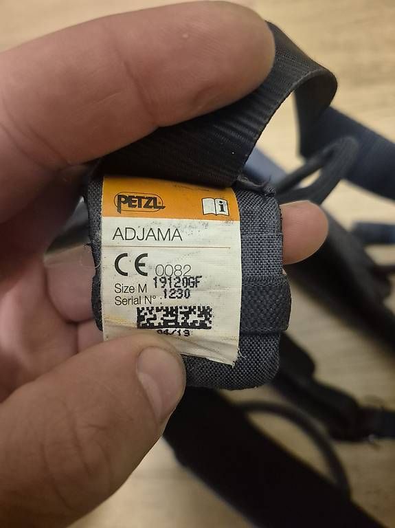 Petzl Attrezzatura da arrampicata: Petzl Adjama Klettergurt – Usato da Wittenbach venduto da tal_8vrm 1