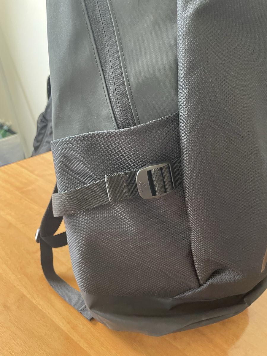 Adidas Zaini: Adidas Loadspring Backpack black  – Usato da Meilen venduto da val_tsv8 8
