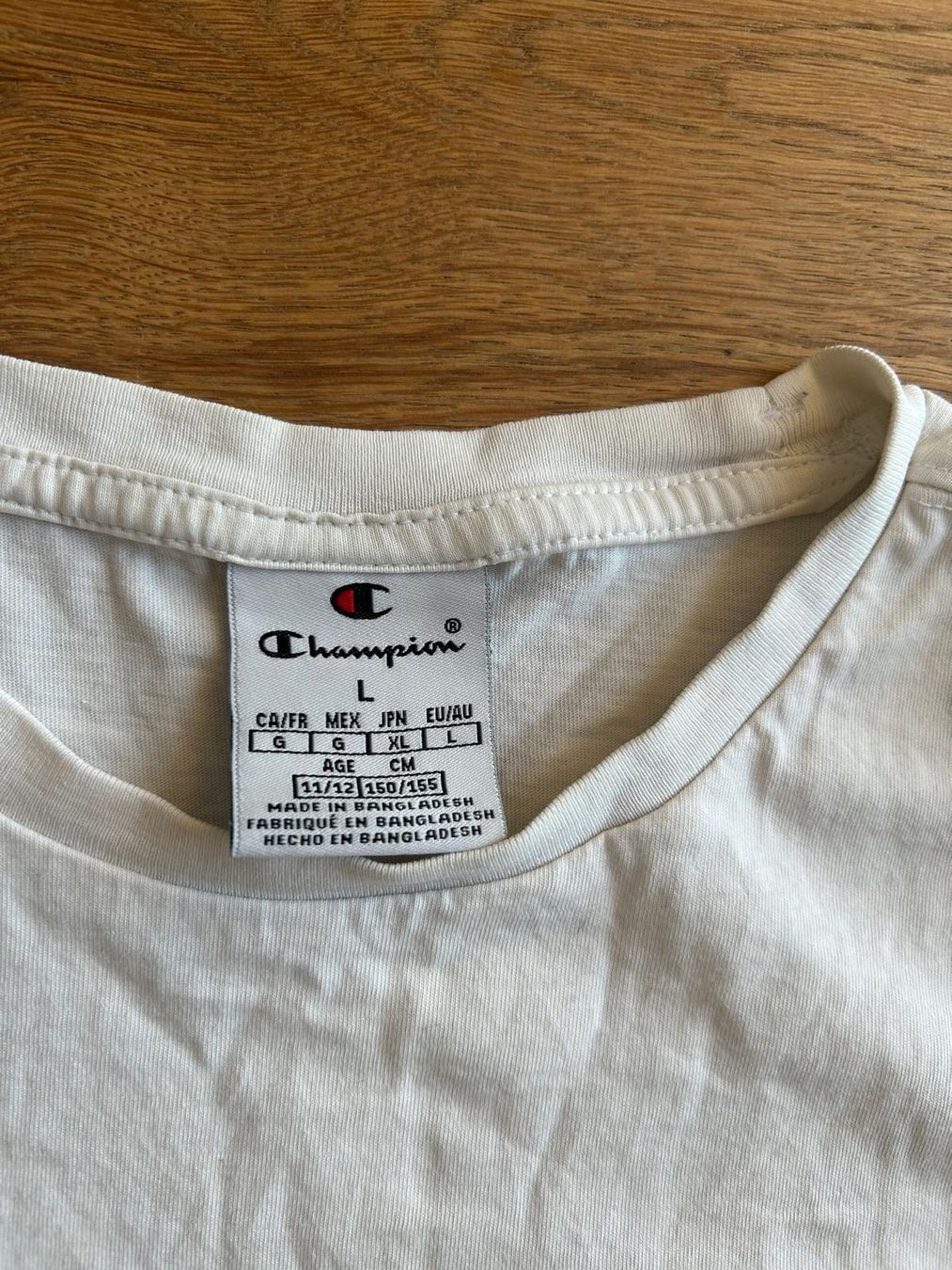 Champion Camicie, T-shirt & Polo: T-shirt Champion – Usato da Chêne-Bourg venduto da JKLN 1