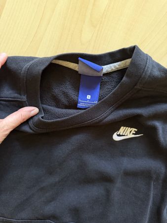 Nike Black Sweatshirt Size S - Great for Autumn/Winter 🍂❄️