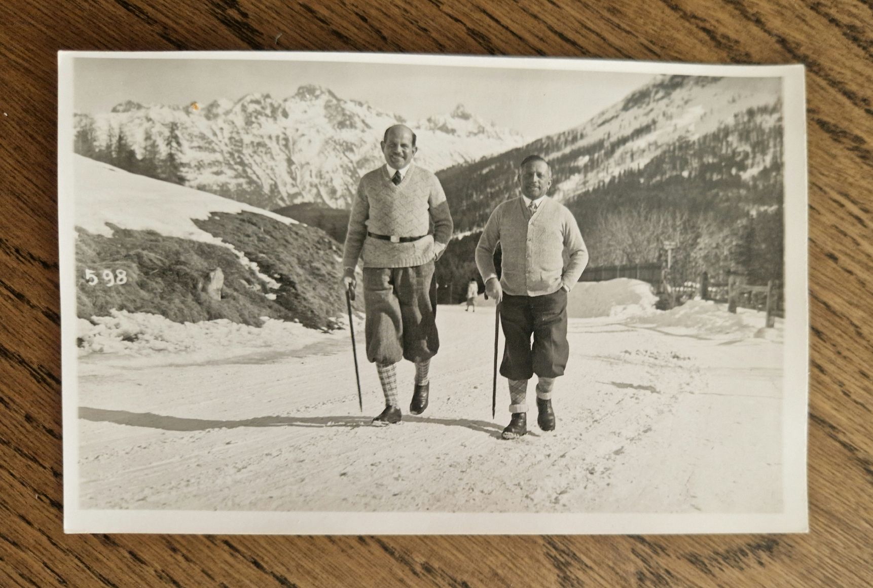 Cartoline postali: Zwei Männer in St. Moritz, Winter 1932 – Usato da Ebikon venduto da Donar50 2