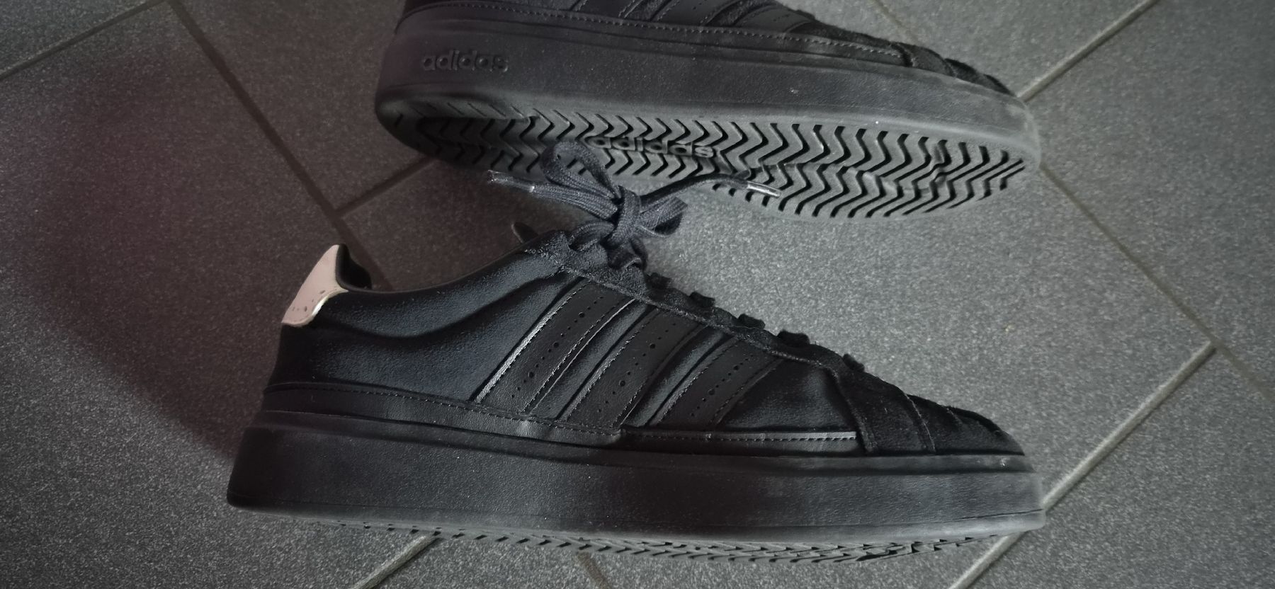 Adidas Scarpe da uomo: Adidas -Sneakers Gr.43 – Usato da Grosswangen venduto da Pflanzi01 2
